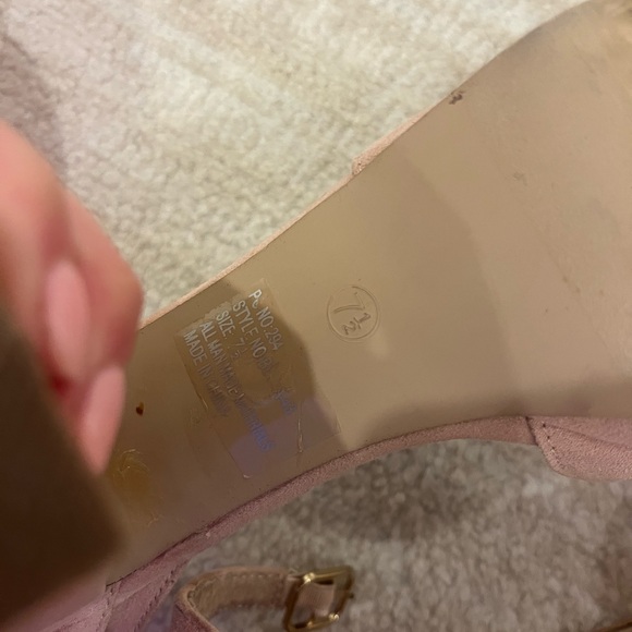 Heels - Picture 6 of 6